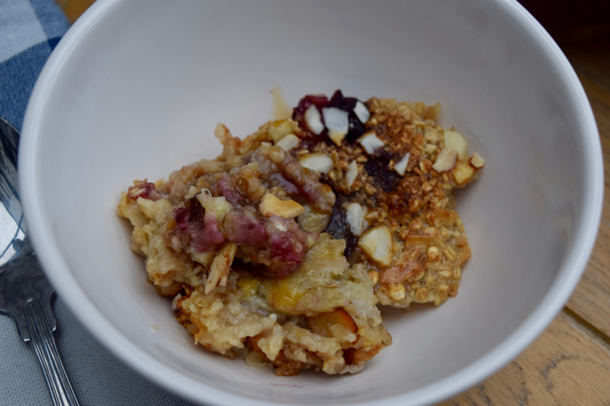 Banana-berry-baked-porridge-recipe-lucyloves-foodblog