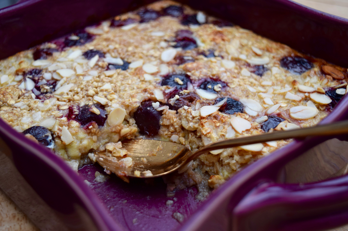 Banana-berry-baked-porridge-recipe-lucyloves-foodblog