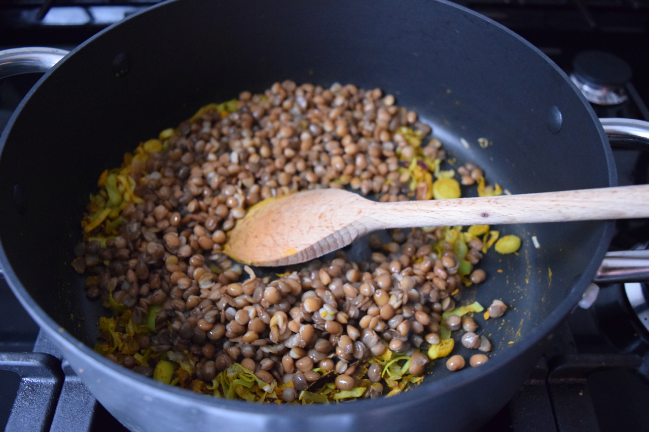 Eggs-with-lentils-spinach-recipe-lucyloves-foodblog