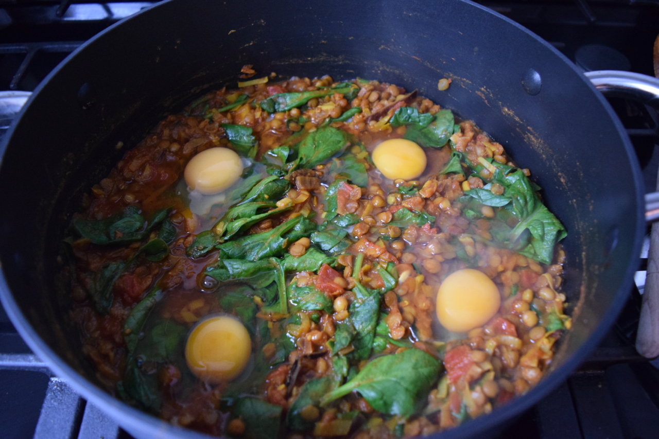 Lentils-with-eggs-psinach-recipe-lucyloves-foodblog