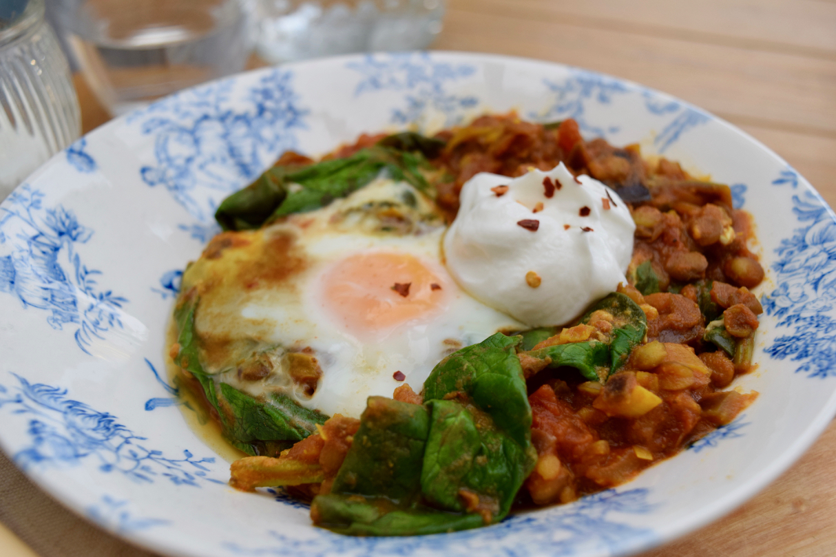 Eggs-with-lentils-spinach-recipe-lucyloves-foodblog