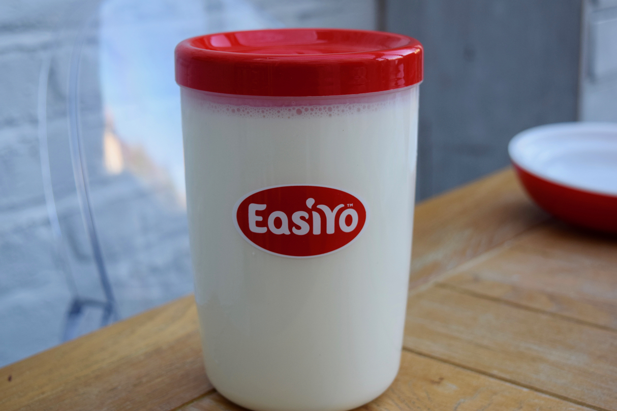 EasiYo-yoghurt-nut-seed-breakfast-bowl-recipe-lucyloves-foodblog