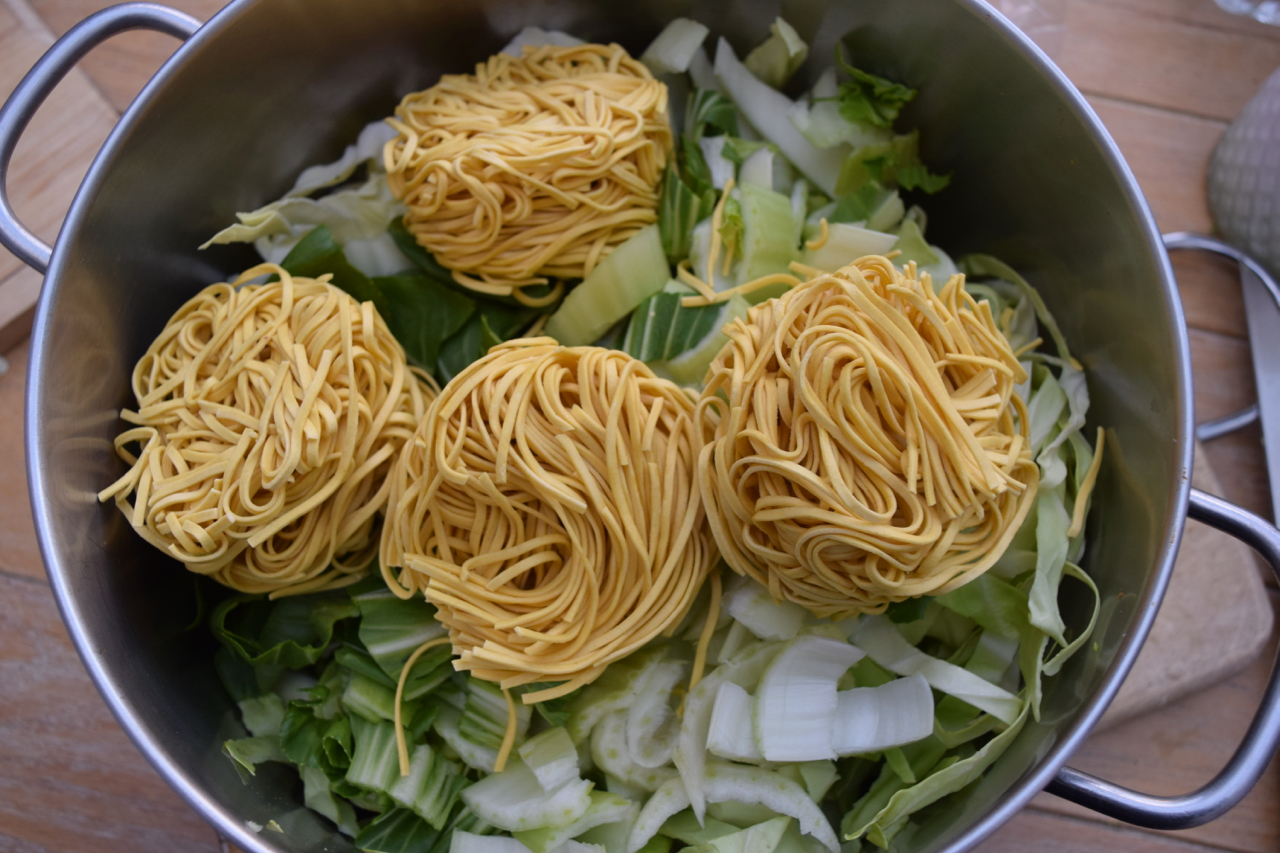 Simple-hangover-noodles-recipe-lucyloves-foodblog