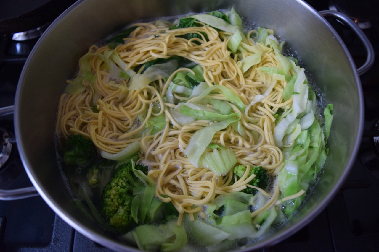 Simple-hangover-noodles-recipe-lucyloves-foodblog