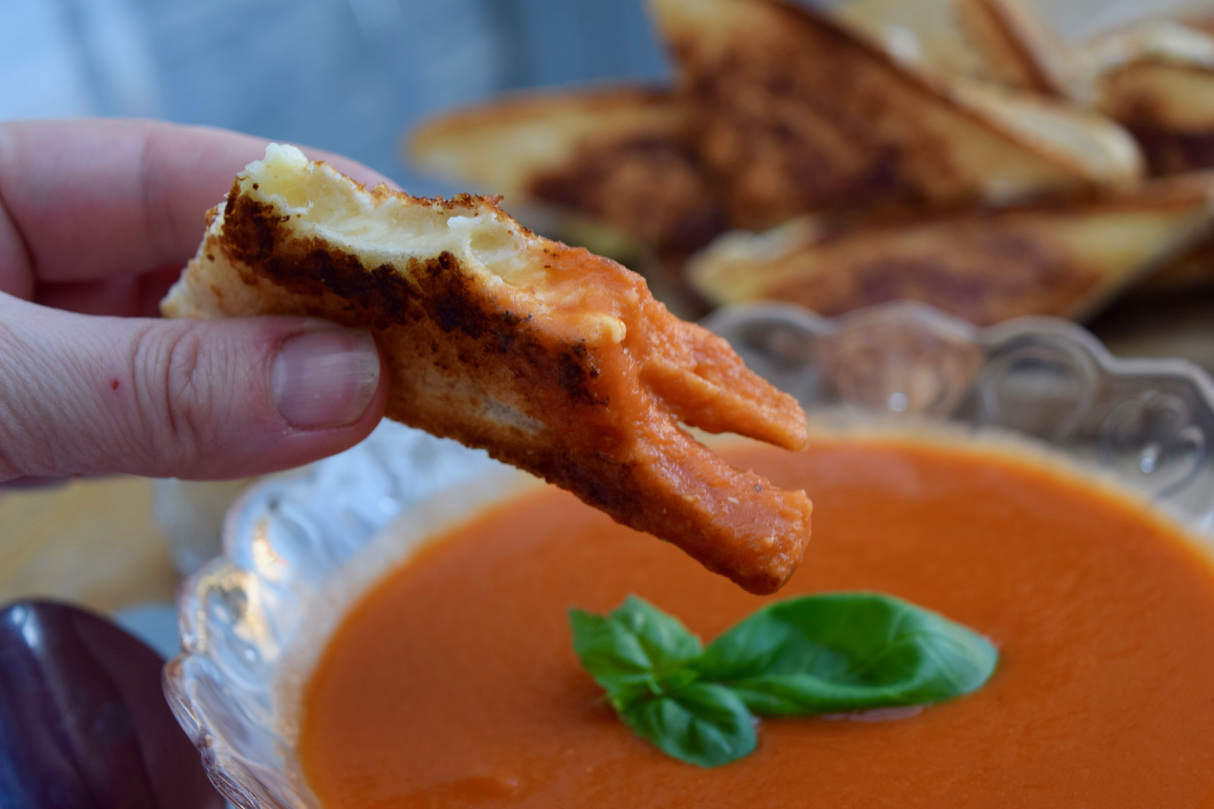 Roasted-tomato-soup-grilled-cheese-recipe-lucyloves-foodblog