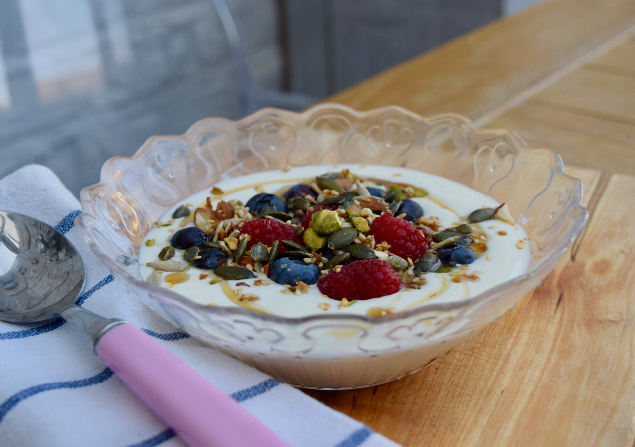 EasiYo-yoghurt-breakfast-bowl-recipe-lucyloves-foodblog