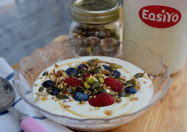 EasiYo-yoghurt-nut-seed-breakfast-bowl-recipe-lucyloves-foodblog