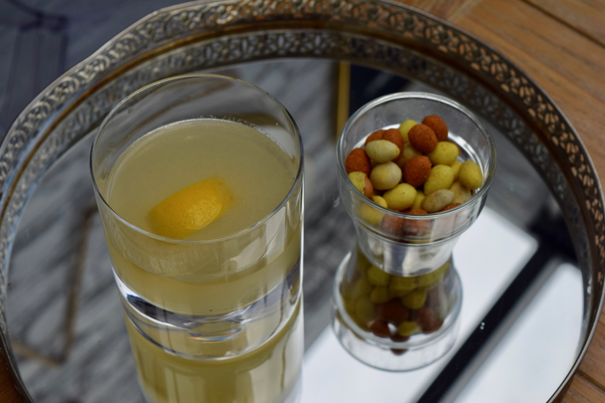 Golden-sour-cocktail-recipe-lucyloves-foodblog