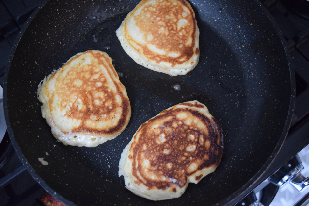 Fluffy-breakfast-pancakes-recipe-lucyloves-foodblog