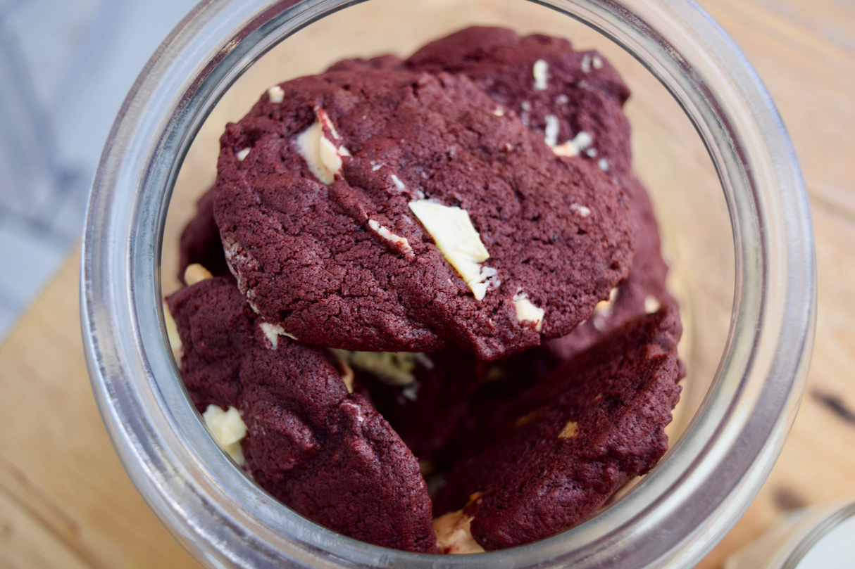 Red-velvet-cookies-recipe-lucyloves-foodblog
