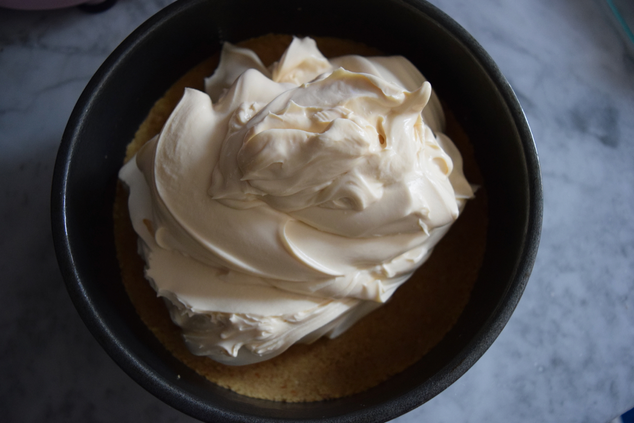 Salted-caramel-cheesecake-recipe-lucyloves-foodblog