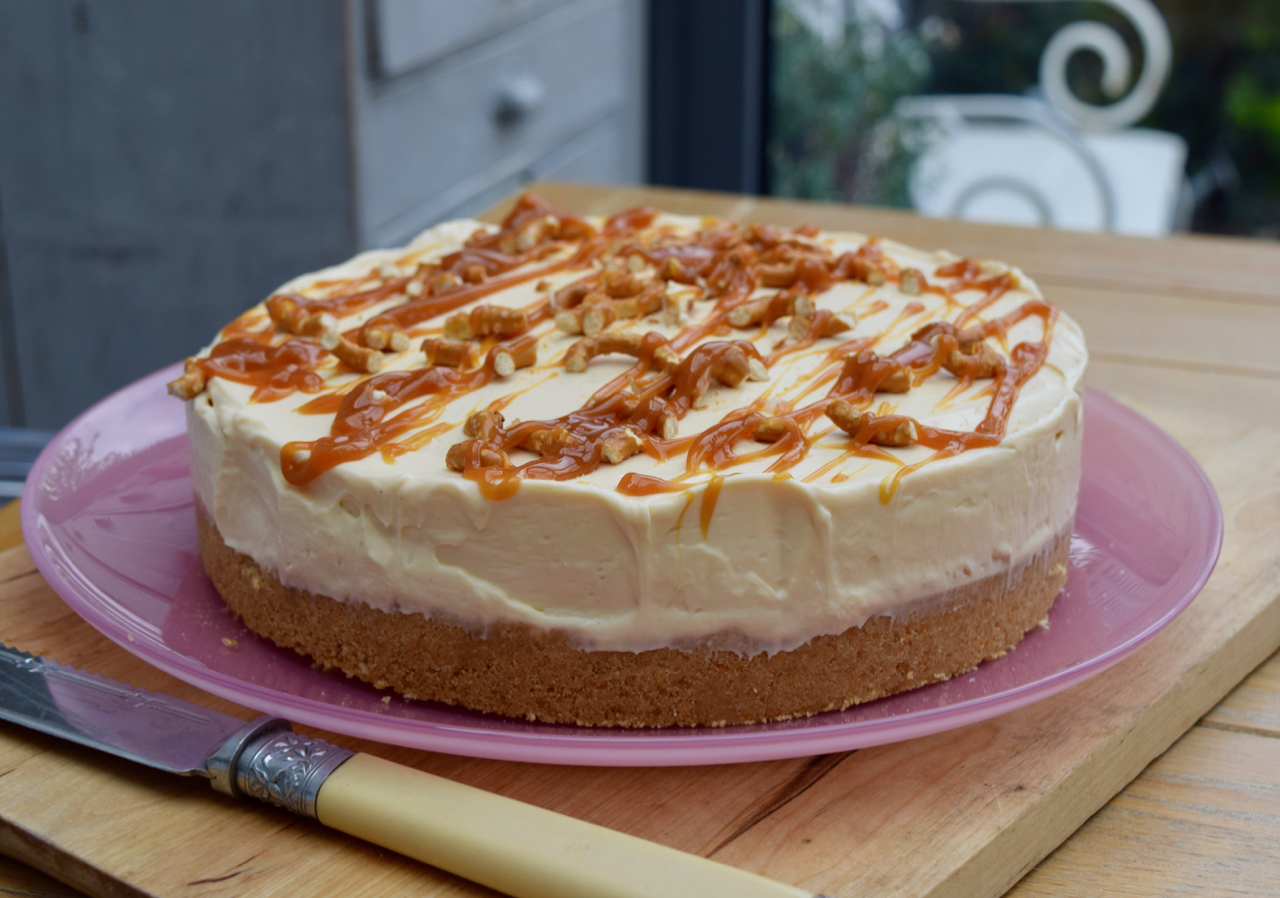 Salted-caramel-cheesecake-recipe-lucyloves-foodblog