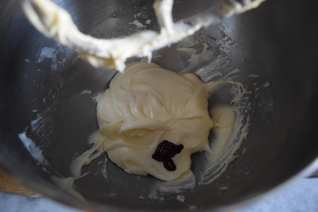 Red-velvet-cookies-recipe-lucyloves-foodblog