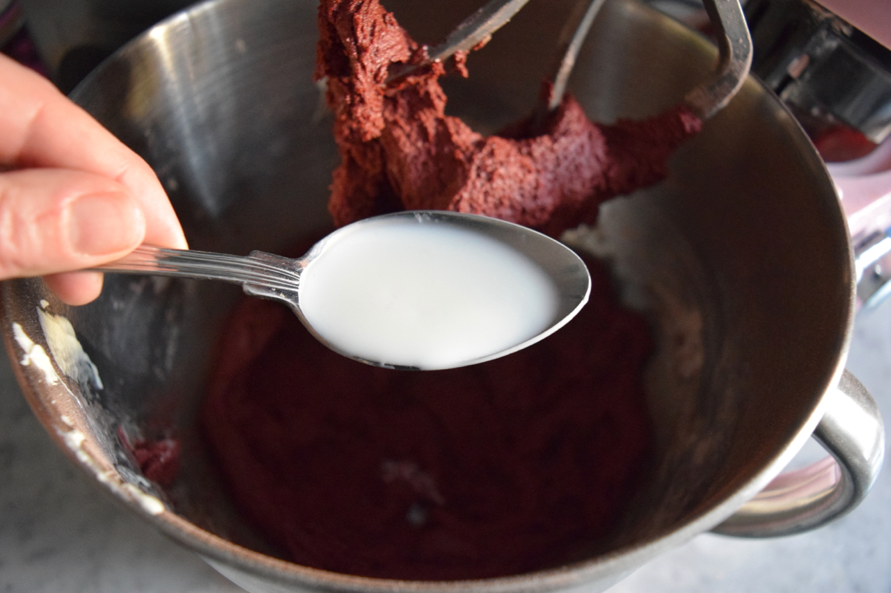 Red-velvet-cookies-recipe-lucyloves-foodblog