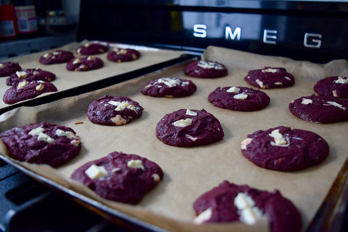Red-velvet-cookies-recipe-loves-foodblog