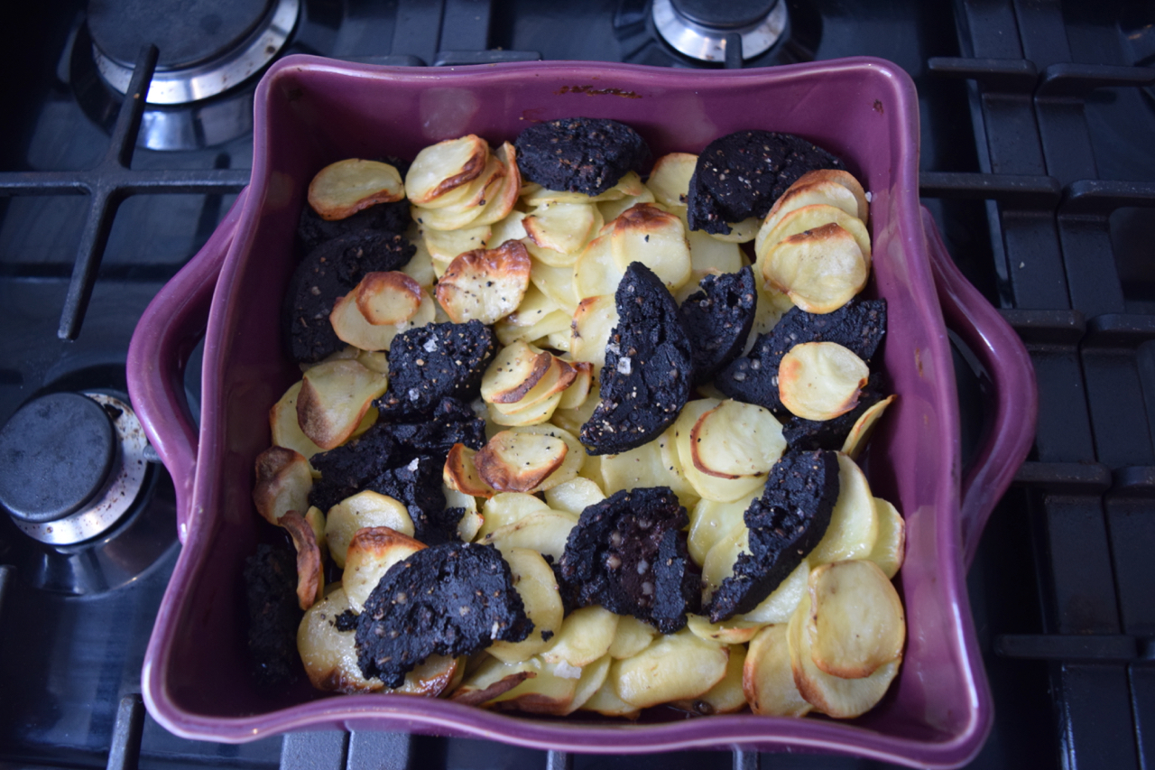 Black-pudding-potato-egg-bake-recipe-lucyloves-foodblog