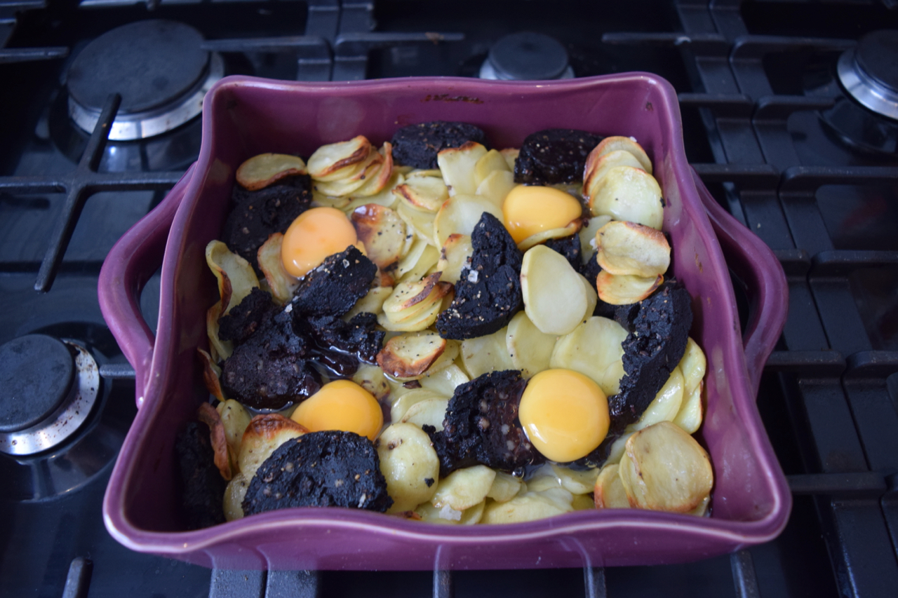 Black-pudding-potato-egg-bake-recipe-lucyloves-foodblog