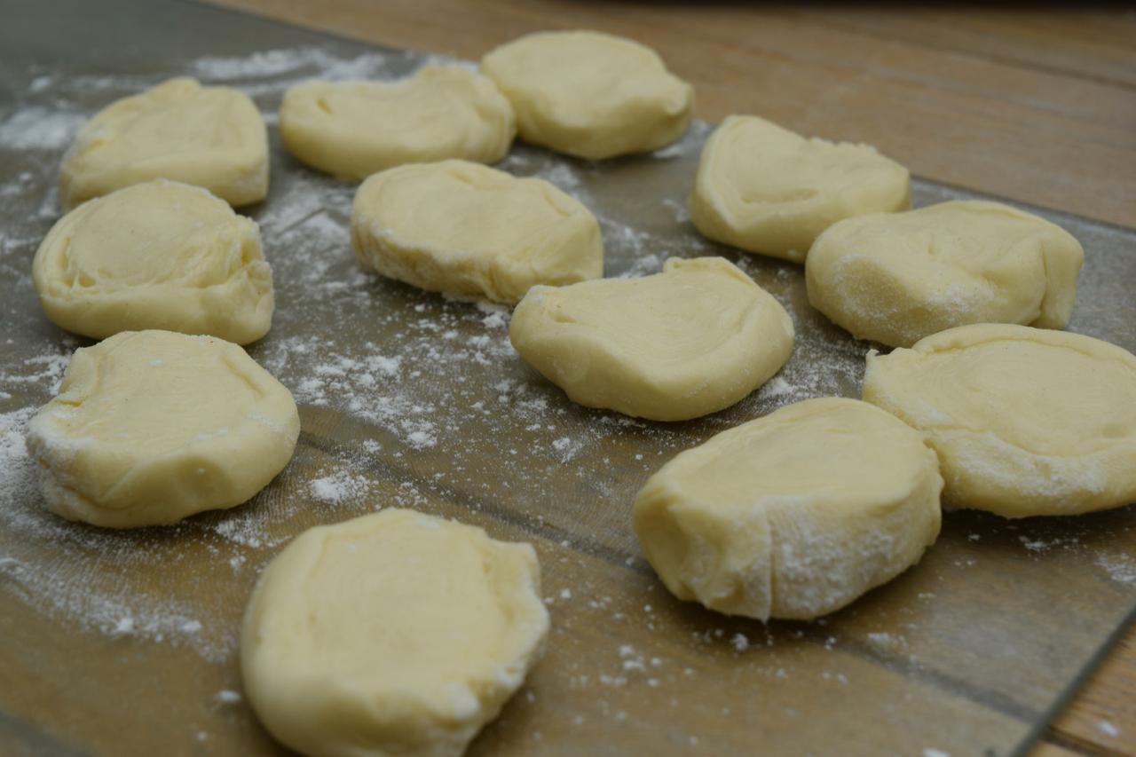 Portugese-custard-tarts-recipe-lucyloves-foodblog