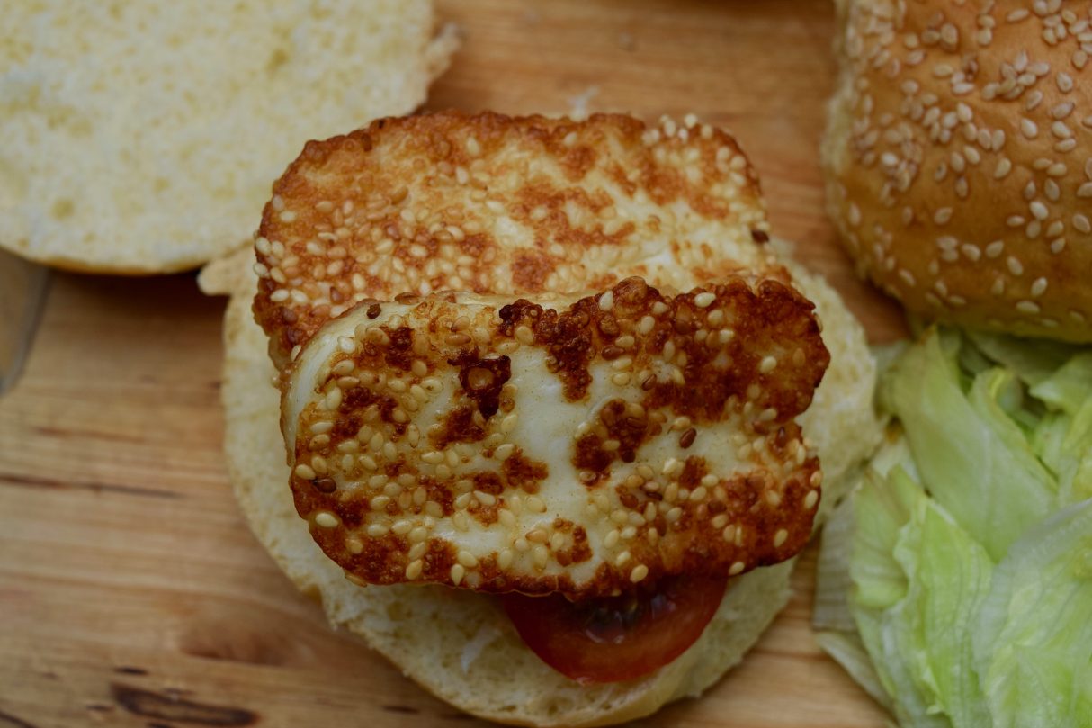 sesame-halloumi-burgers-recipe-lucyloves-foodblog