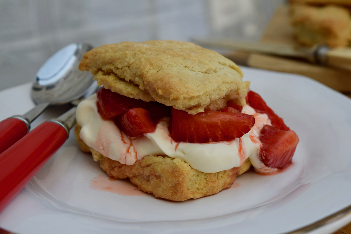 Strawberry-shortcakes-recipe-lucyloves-foodblog