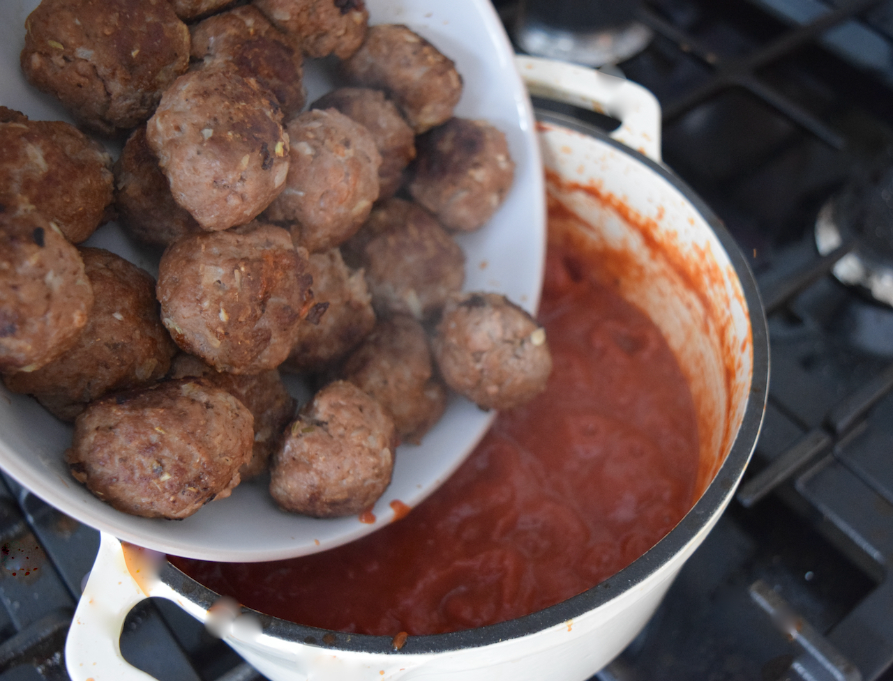 One Pot Meatballs with Cheesy Garlic Bread recipe from Lucy Loves Food Blog