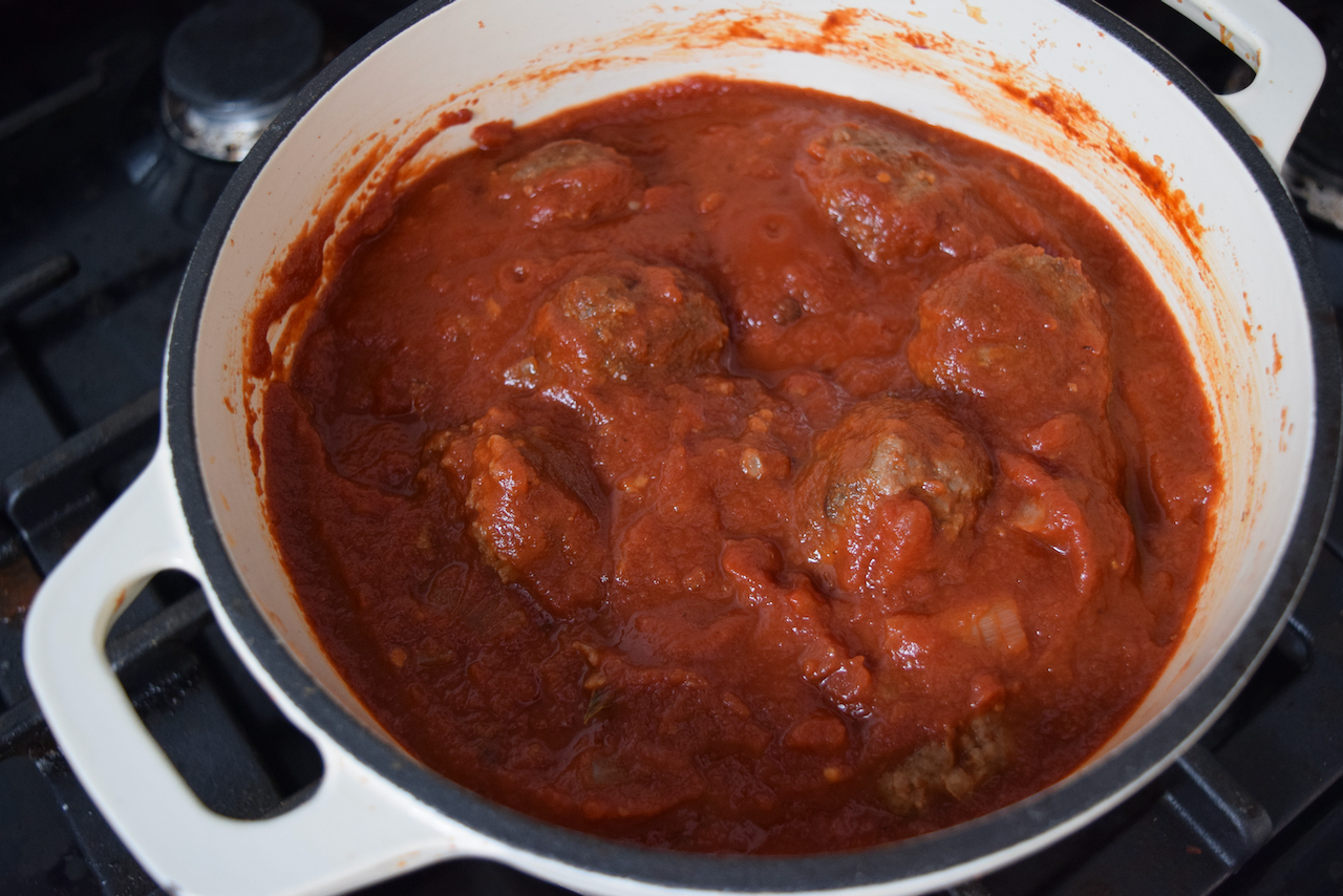 One Pot Meatballs with Cheesy Garlic Bread recipe from Lucy Loves Food Blog