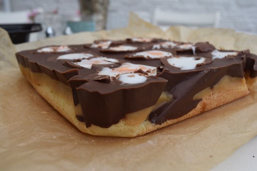 Creme-egg-caramel-shortbread-recipe-lucyloves-foodblog