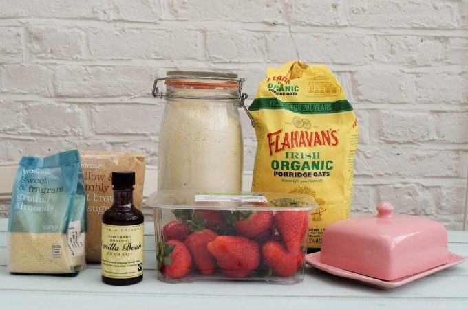 Strawberry-crumble-lucyloves-foodblog