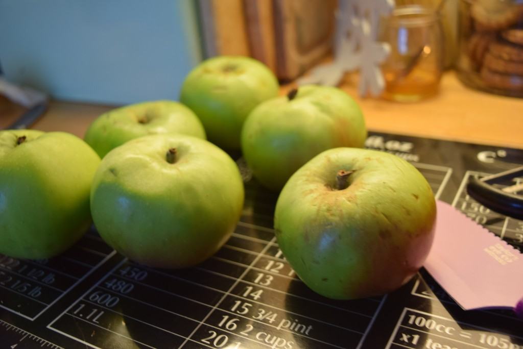 Bramley-apple-loaf-cake-recipe-lucyloves-foodblog