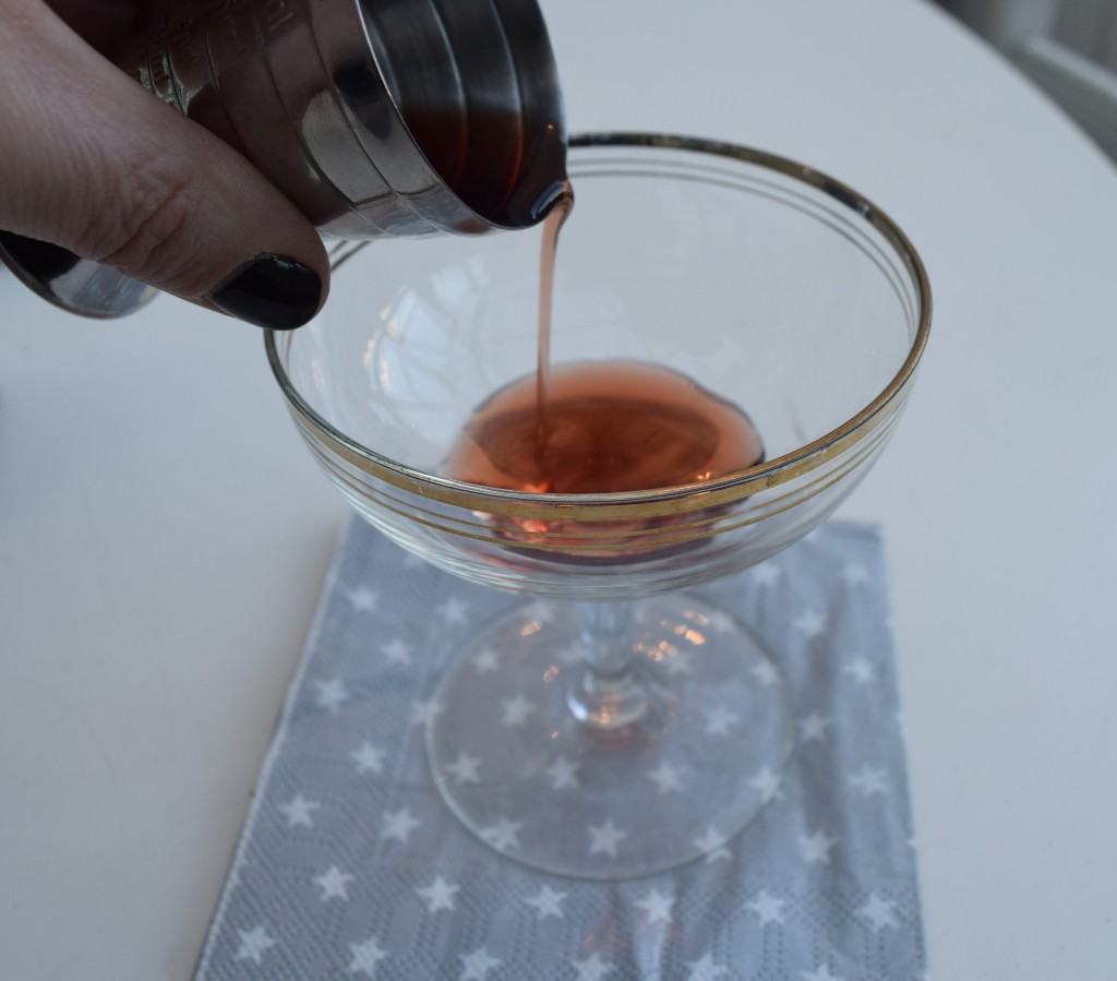 Sloe-motion-cocktail-lucyloves-foodblog