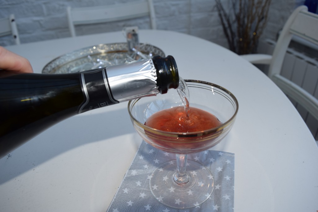 Sloe-motion-cocktail-lucyloves-foodblog