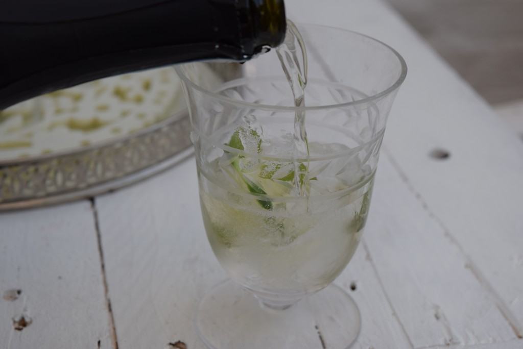 Elderflower-prosecco-cocktail-lucyloves-foodblog