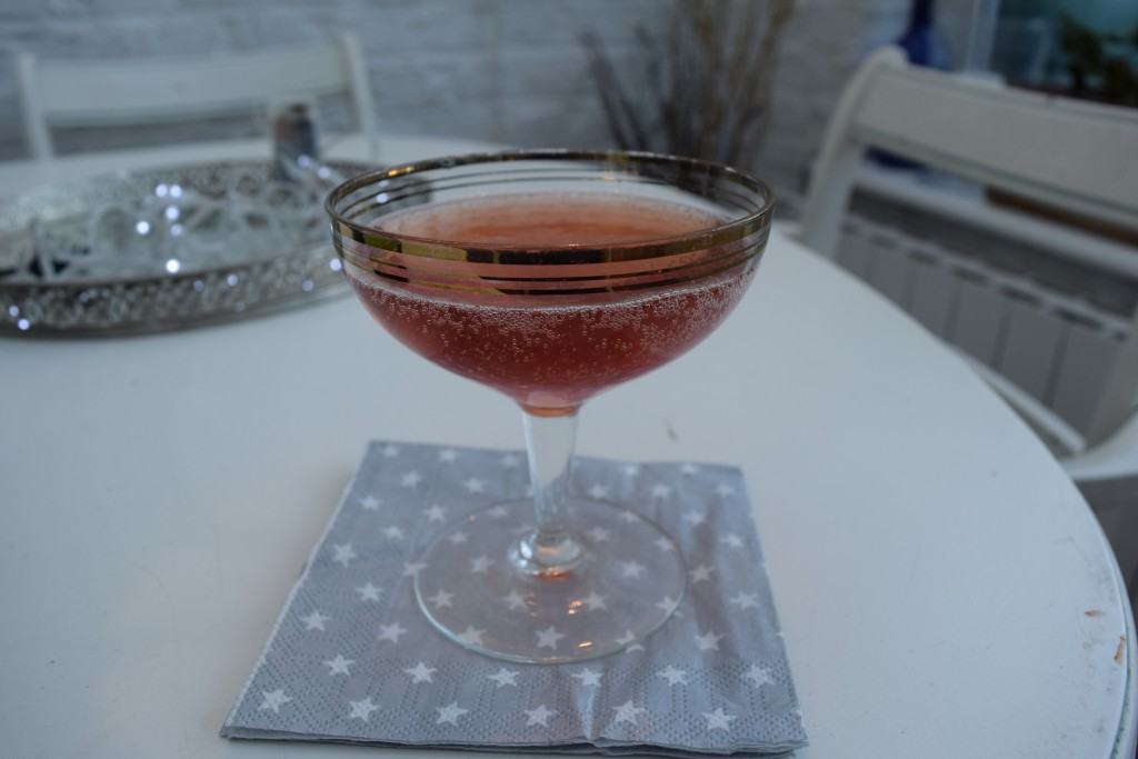 Sloe-motion-cocktail-lucyloves-foodblog