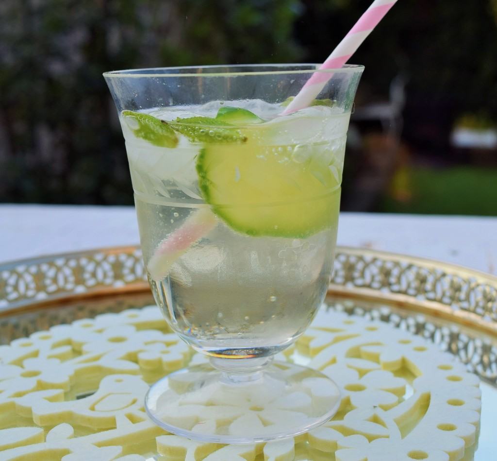 Elderflower-prosecco-cocktail-lucyloves-foodblog