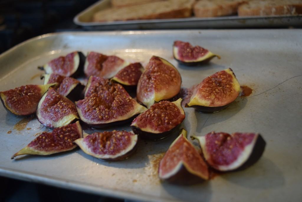 Fig-goats-cheese-tartines-lucyloves-foodblog