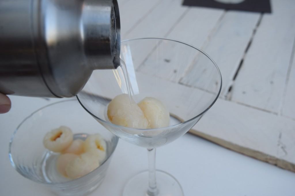 Lychee-martini-lucyloves-foodblog