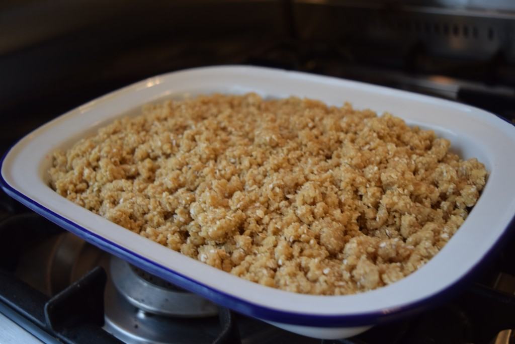 Strawberry-crumble-lucyloves-foodblog