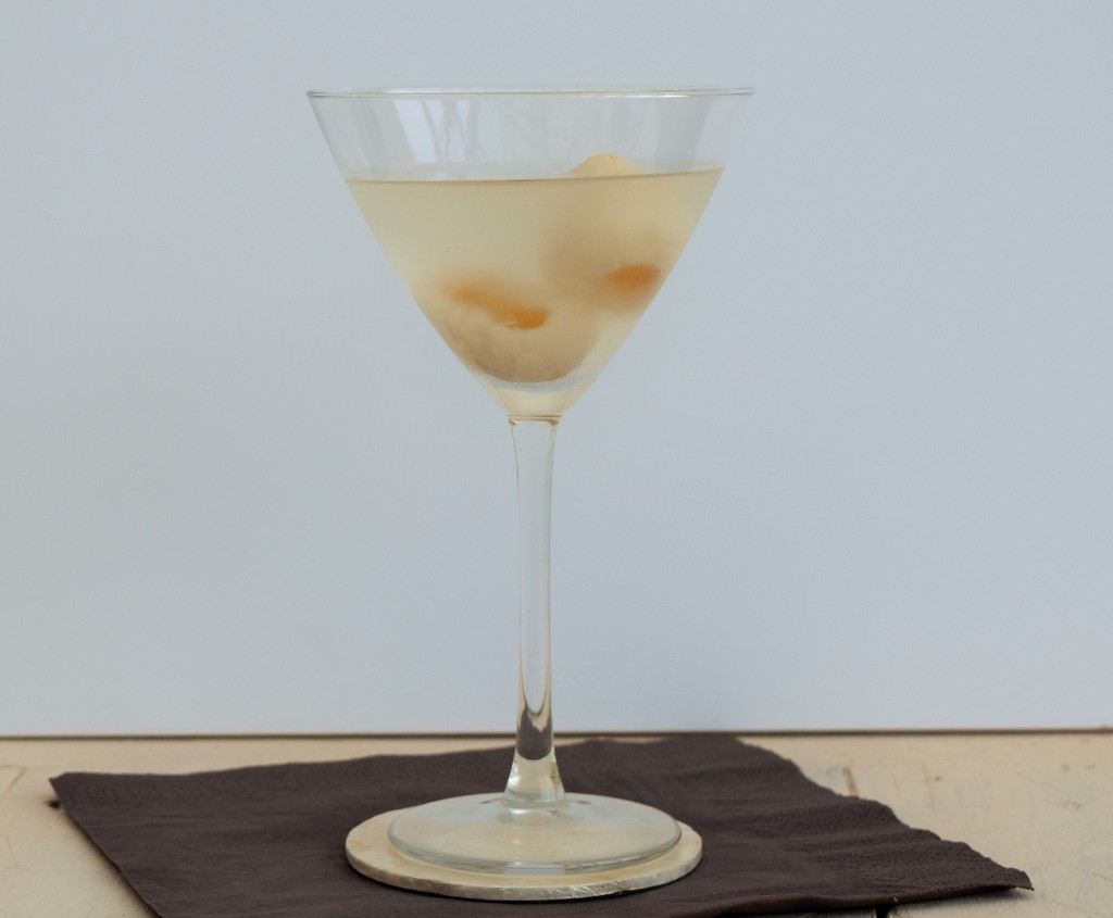 Lychee-martini-lucyloves-foodblog