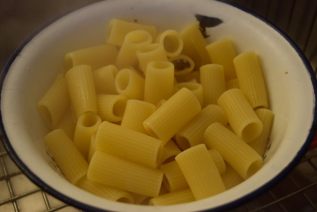 Pistachio-mint-pesto-pasta-lucyloves-foodblog