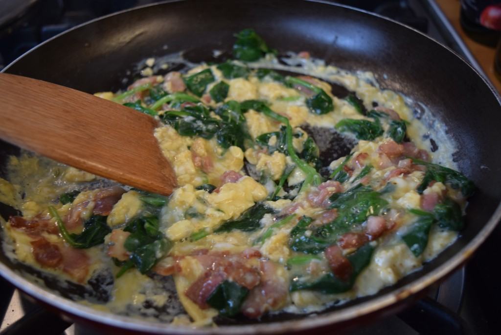 Bacon-spinach-scramble-lucyloves-foodblog