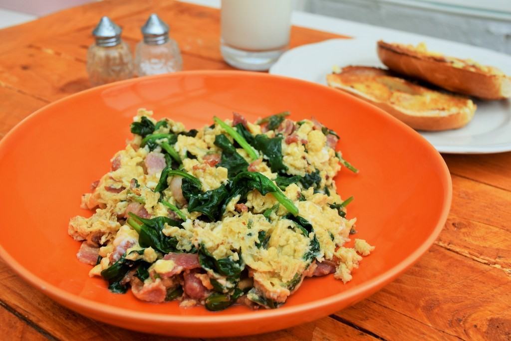 Bacon-spinach-scramble-lucyloves-foodblog