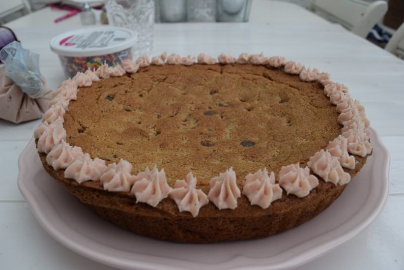 Giant-chocolate-chip-cookie-recipe-lucyloves-foodblog