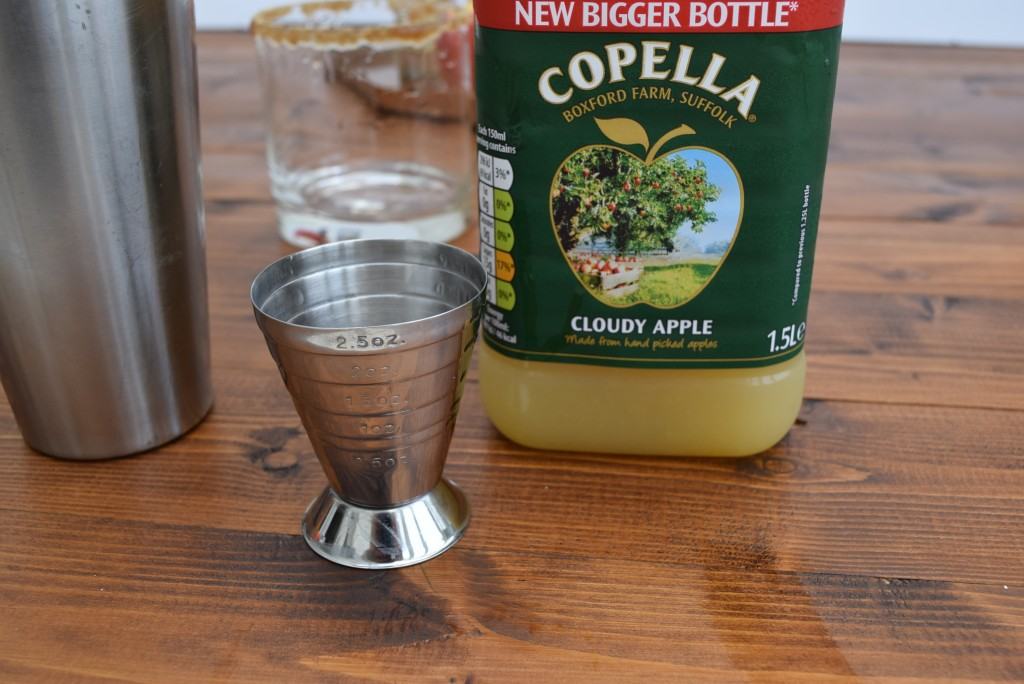 Apple-pie-cocktail-lucyloves-foodblog