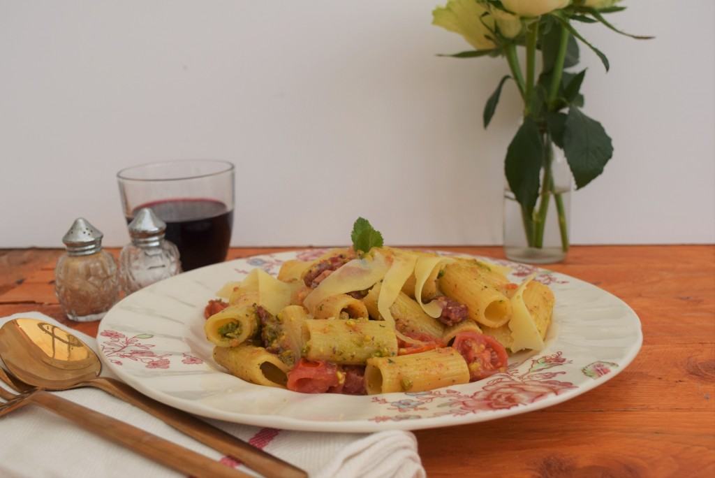 Pistachio-mint-pesto-pasta-lucyloves-foodblog