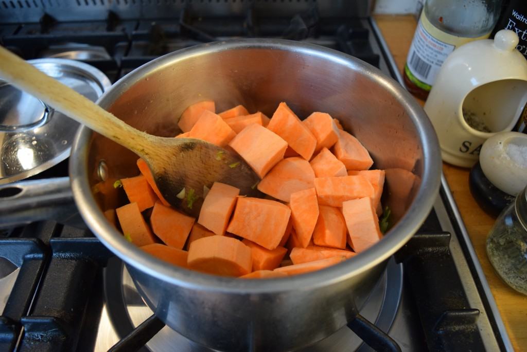 Sweet-potato-pepper-soup-recipe-lucyloves-foodblog