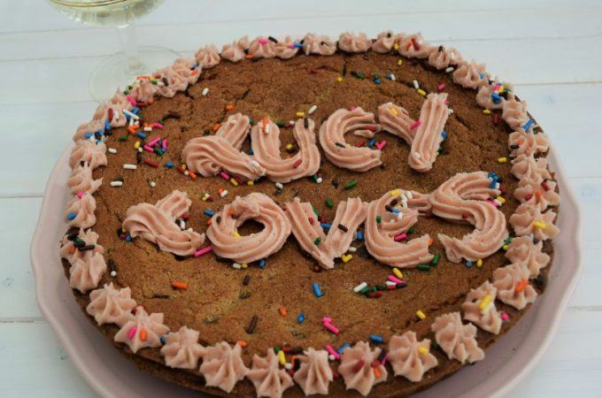 Giant-chocolate-chip-cookie-recipe-lucyloves-foodblog