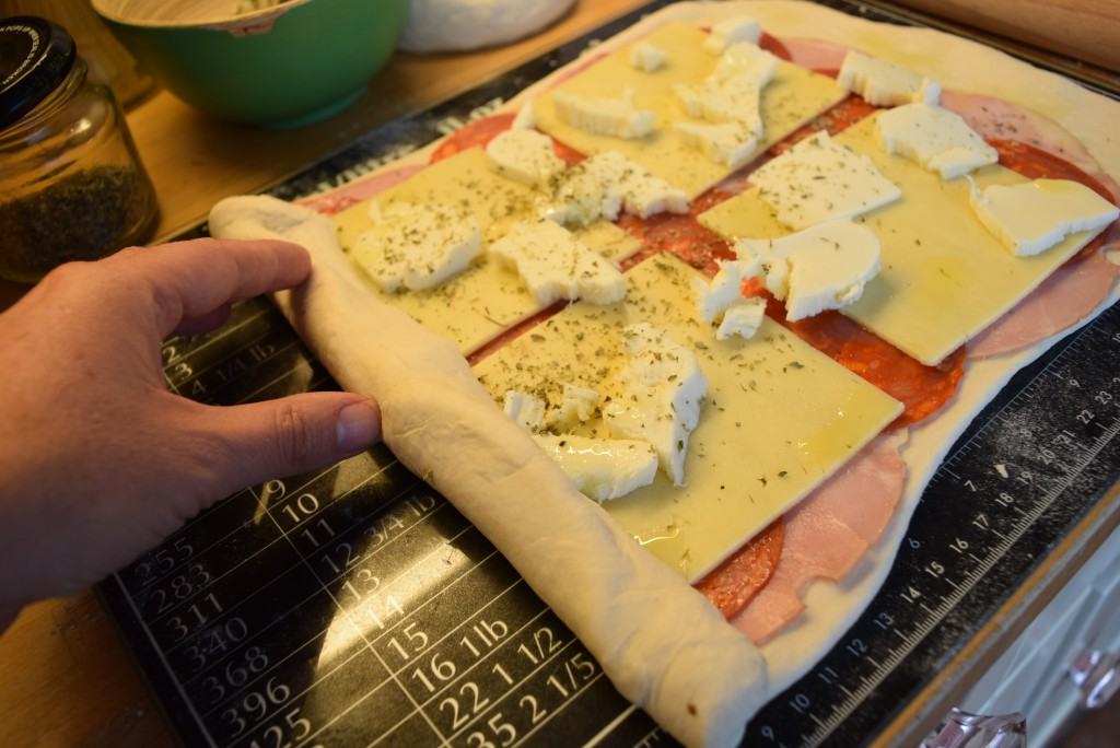 Stromboli-pizza-lucyloves-foodblog