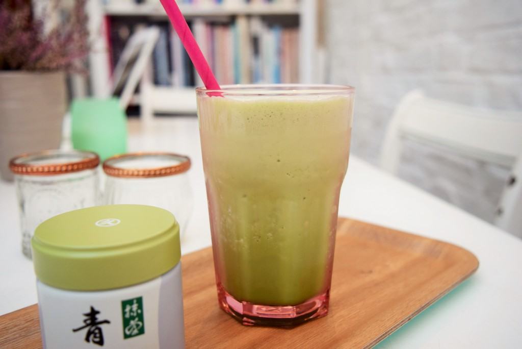 Matcha-frappuccino-lucyloves-foodblog