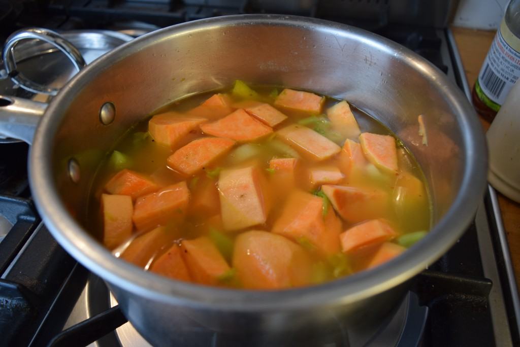 Sweet-potato-pepper-soup-recipe-lucyloves-foodblog