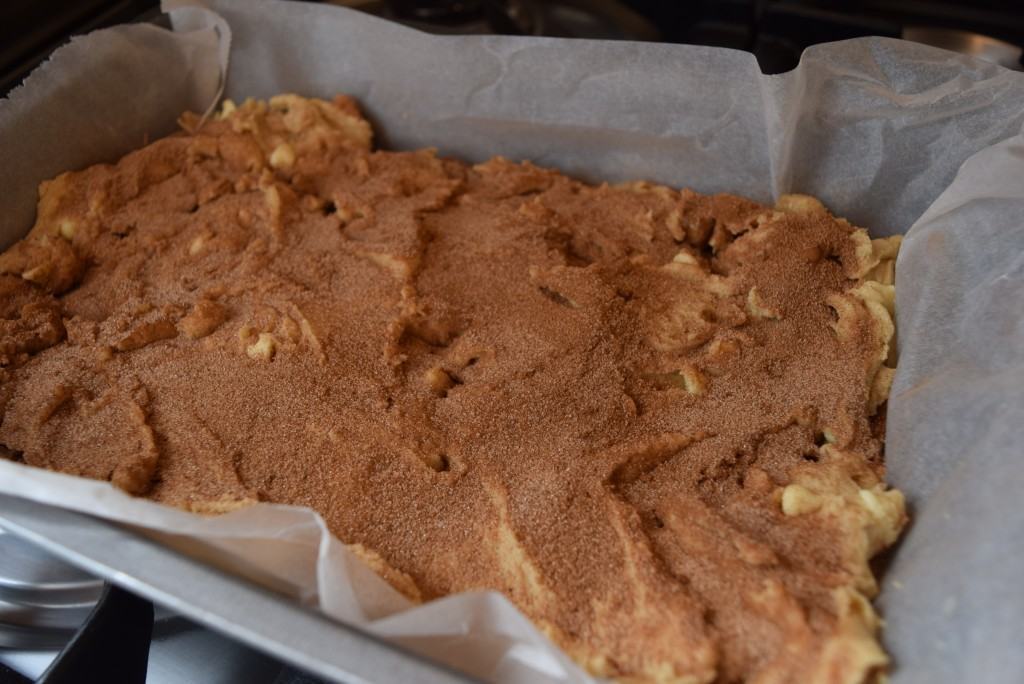 White-Chocolate-cinnamon-blondie-lucyloves-foodblog